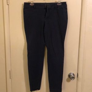 Old Navy Pixie Mid-Rise Skinny Dress Pants in Navy